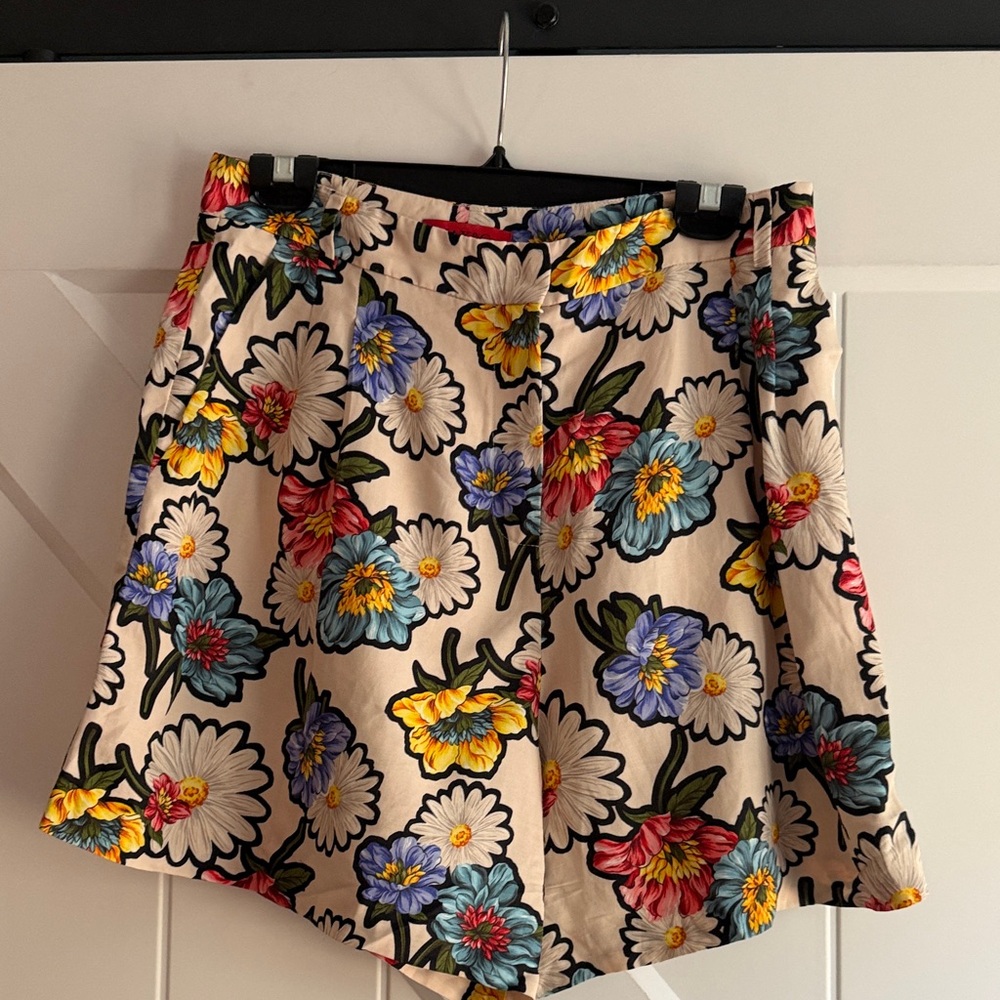 Max & Co. Floral Print Shorts - Cream Multicolor